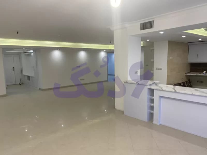 95 متر آپارتمان در مشتاق دوم اصفهان برای فروش