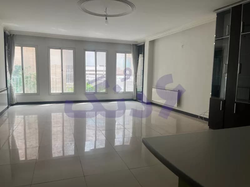 90 متر آپارتمان در علامه امینی اصفهان برای فروش