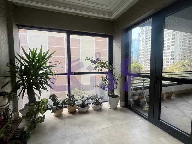 300 متر آپارتمان در زعفرانیه برای فروش
