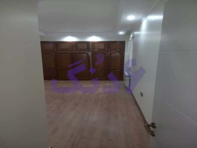 180 متر آپارتمان در زعفرانیه برای فروش